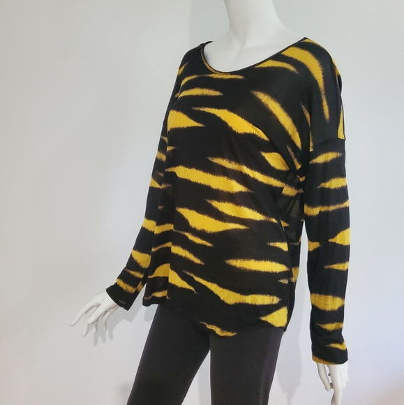 Top - Picture 2 of 5